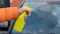 Cleaning ice off the windshield: quickly, cheaply, and without a scraper