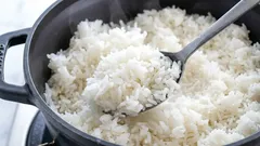 I no longer cook rice or turn on the stove, because I've found a better method: a trick that allows you to cook fluffy rice without boiling it.