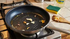 Don't wash the pan immediately after frying eggs: a tip that will preserve your cookware for years.